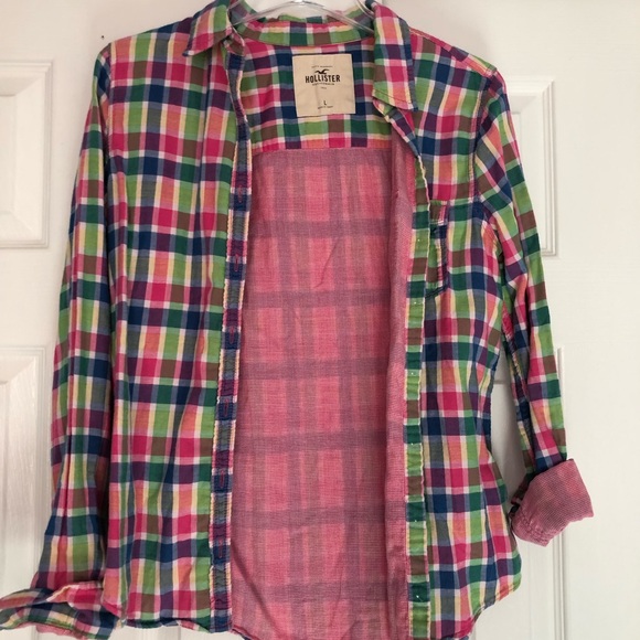 Hollister Tops - Women’s Hollister Plaid Button Down Hollister Tops - Women’s Hollister Plaid Button Down